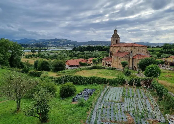 C08a01 ático Con Encanto Apartamento Colindres